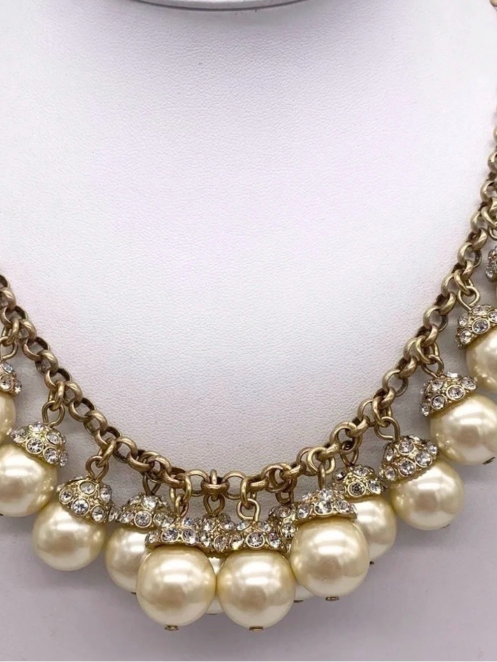 J CREW Elegant Gold-Tone Pearl Cluster Necklace